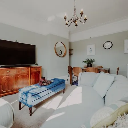 Westbury Collection - The Hideaway *